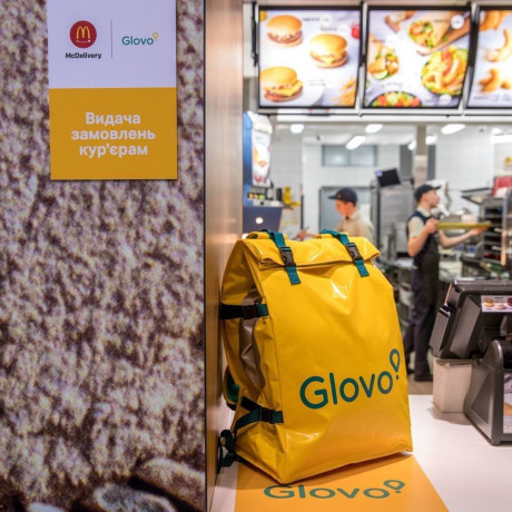 Гіганти у сфері доставки - GLOVO та UBER EATS